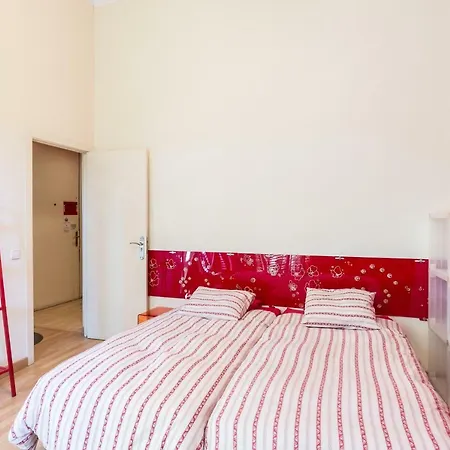 Poprooms 3* Barcelona
